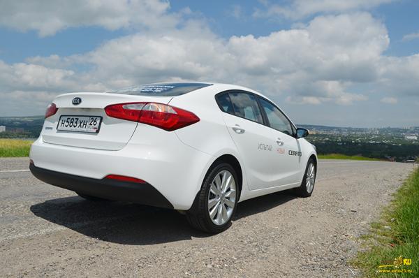 Третье поколение KIA Cerato – без суеты: тест-драйв
